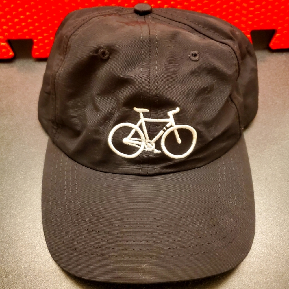Solo bicycles black hat